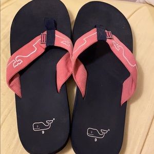 Vineyard vines flip flops